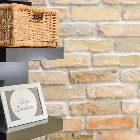 Venus - Almassy Park *