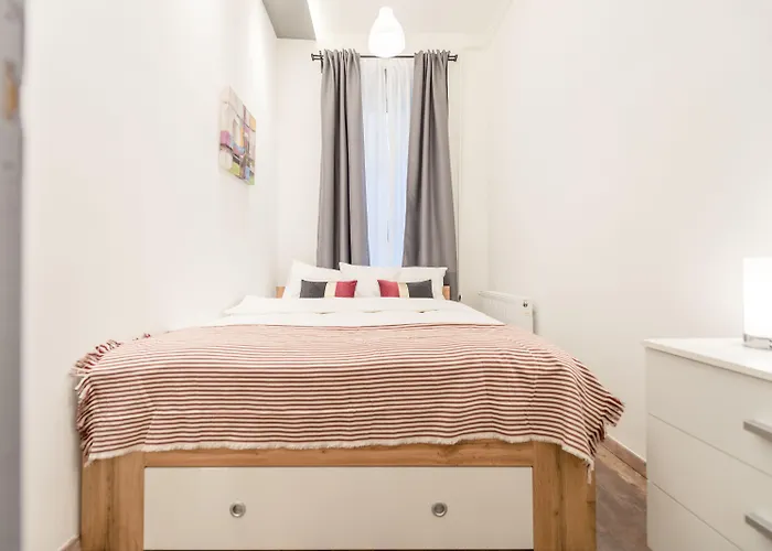 Venus - Almassy Park