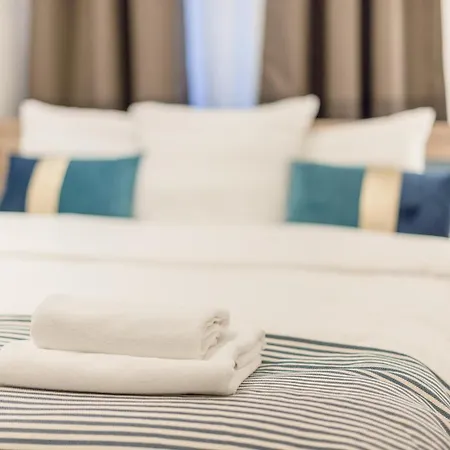 Venus - Almassy Park Apartment