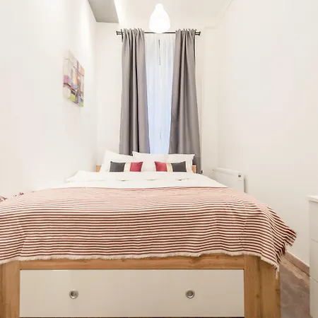 Venus - Almassy Park